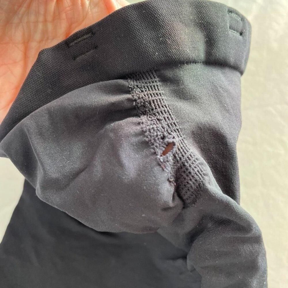 SKIMS Seamless Sculpt Mid Thigh Short Bodysuit Small Black Onyx FLAW - Picture 7 of 9